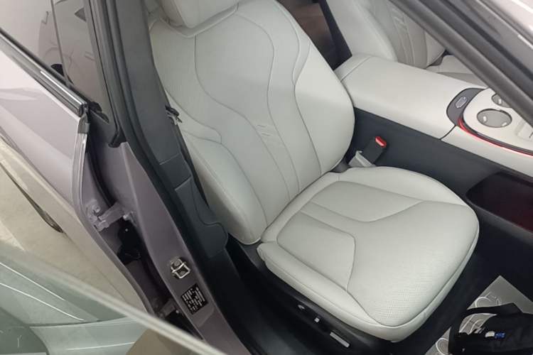 Used XPeng G7 2026 Model, Pure Electric 702 Max Flagship Edition Right Front Seat