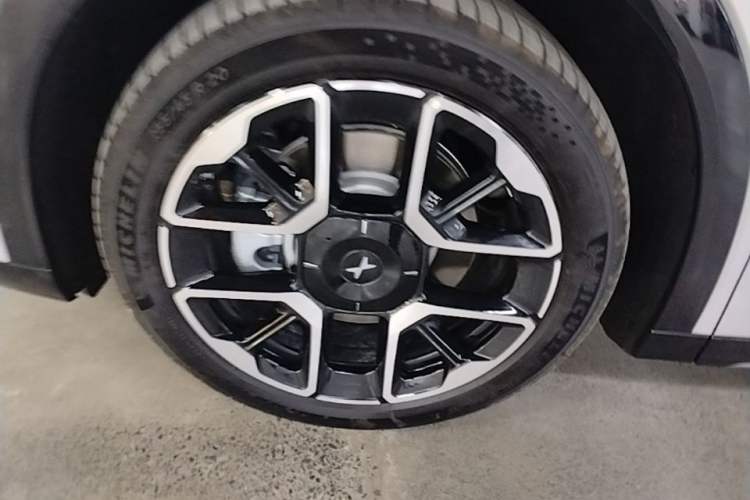 Used XPeng G7 2026 Model, Range-Extended 1704 Max Flagship Edition Left Front Wheel Hub