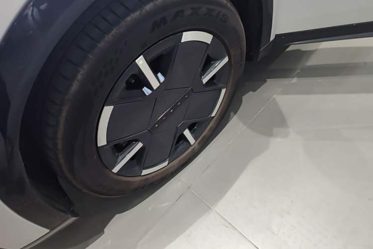 Used XPeng G7 2026 Model, Range-Extended 1704 Max Flagship Edition Left Front Wheel Hub