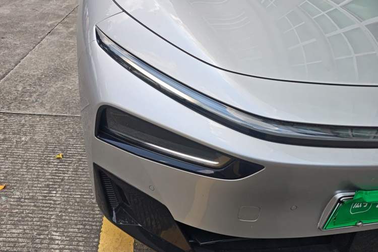 Used XPeng G7 2026 Model, Range-Extended 1704 Max Flagship Edition Right Front Headlight