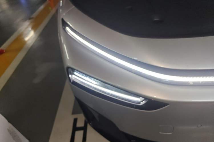 Used XPeng G7 2026 Model, Range-Extended 1704 Max Flagship Edition Right Front Headlight