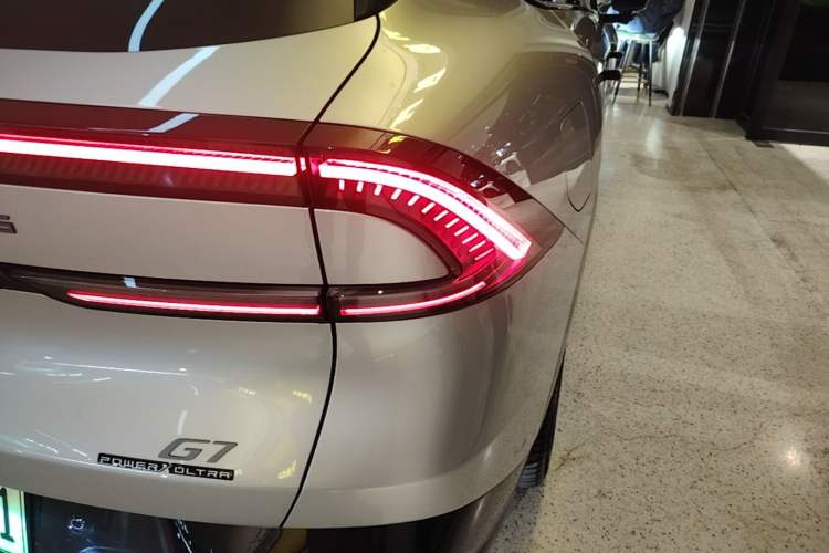 Used XPeng G7 2026 Model, Range-Extended 1704 Max Flagship Edition Right Rear Taillight