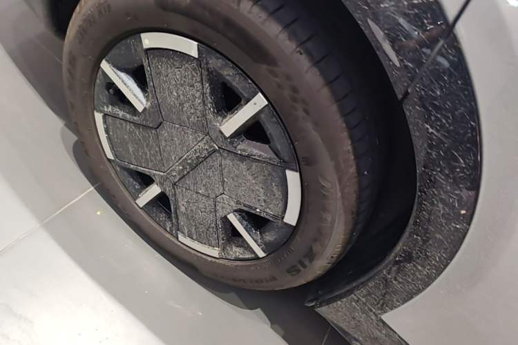 Used XPeng G7 2026 Model, Range-Extended 1704 Max Flagship Edition Right Rear Wheel Hub