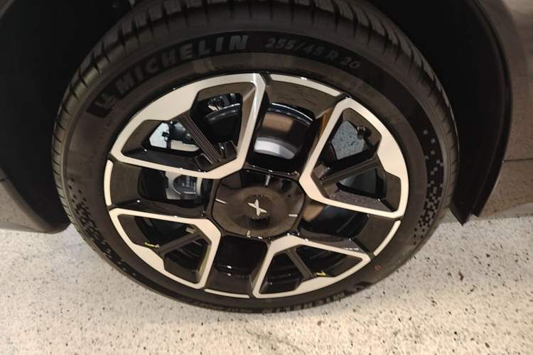 Used XPeng G7 2026 Model, Range-Extended 1704 Max Flagship Edition Right Rear Wheel Hub