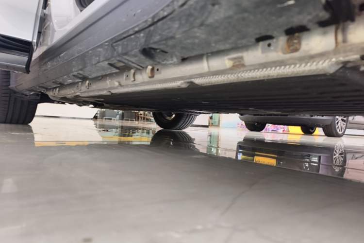 Used XPeng G7 2026 Model, Range-Extended 1704 Max Flagship Edition Right Side Sill