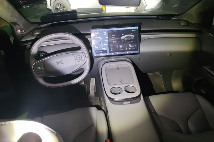 Used XPeng G7 2026 Model, Range-Extended 1704 Max Flagship Edition Center Console