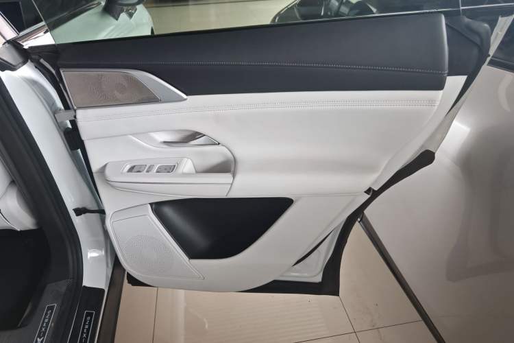 Used XPeng G9 2024 570 Max Interior 6