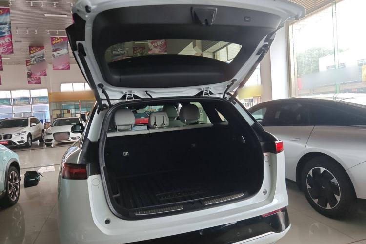 Used XPeng G9 2024 570 Max Trunk