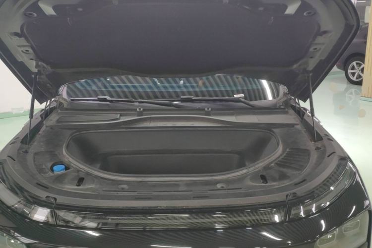 Used XPeng G9 2022 702 Pro Engine Bay