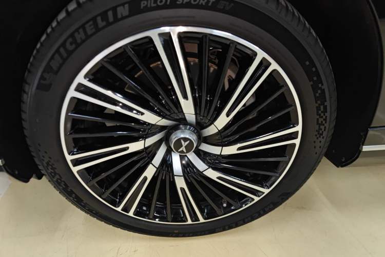 Used XPeng G9 2022 702 Max Exterior 4