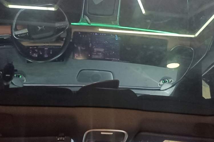 Used XPeng G9 2022 702 Max Headliner