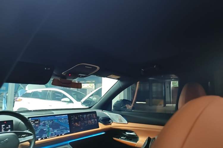 Used XPeng G9 2022 570 Max Headliner