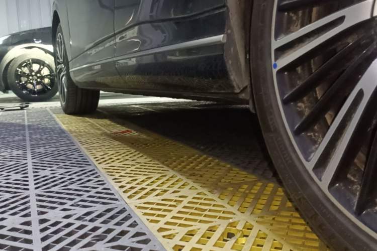 Used XPeng G9 2022 702 Max Left Side Sill