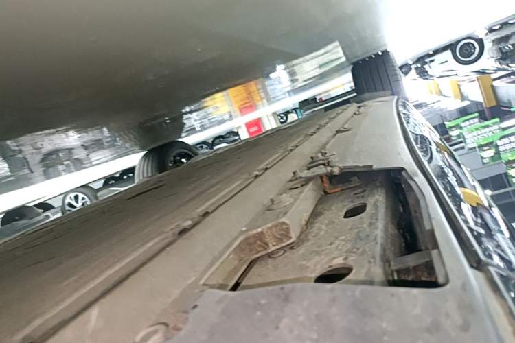 Used XPeng G9 2022 570 Max Right Side Sill