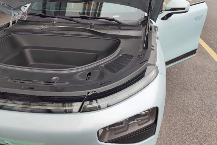 Used XPeng G9 2022 702 Pro Engine Bay Left