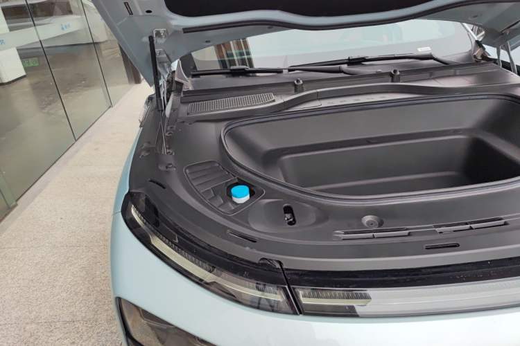 Used XPeng G9 2022 702 Pro Engine Bay Right