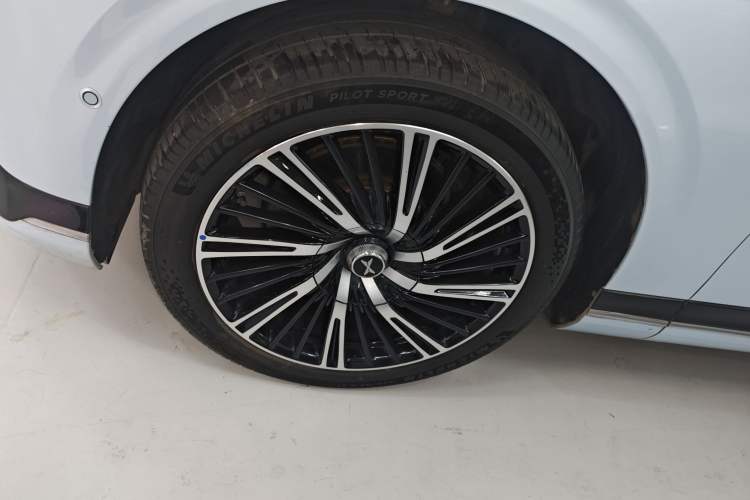 Used XPeng G9 2022 702 Pro Exterior 4