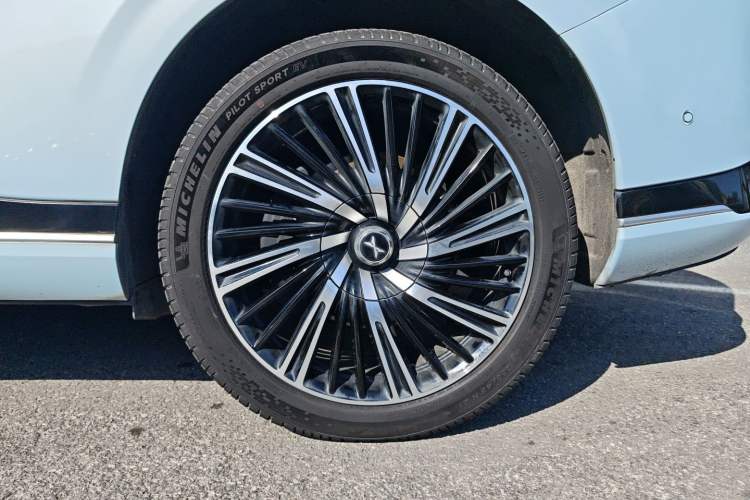 Used XPeng G9 2022 650 Performance Edition Pro Exterior 7