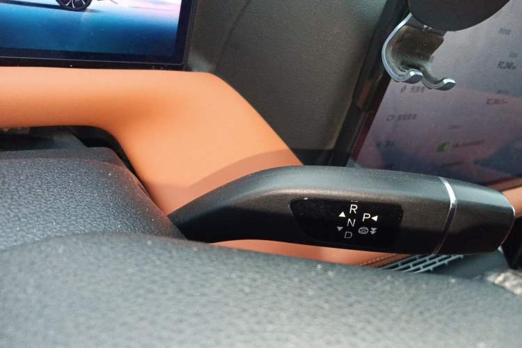 Used XPeng G9 2022 702 Pro Gear Lever