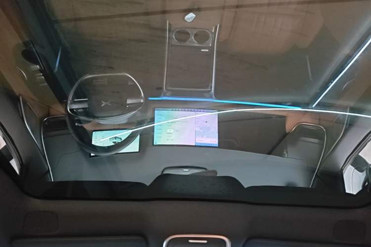 Used XPeng G9 2022 650 Performance Edition Max Headliner
