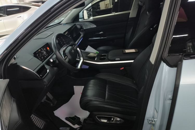 Used XPeng G9 2022 650 Performance Edition Max Left Front Seat