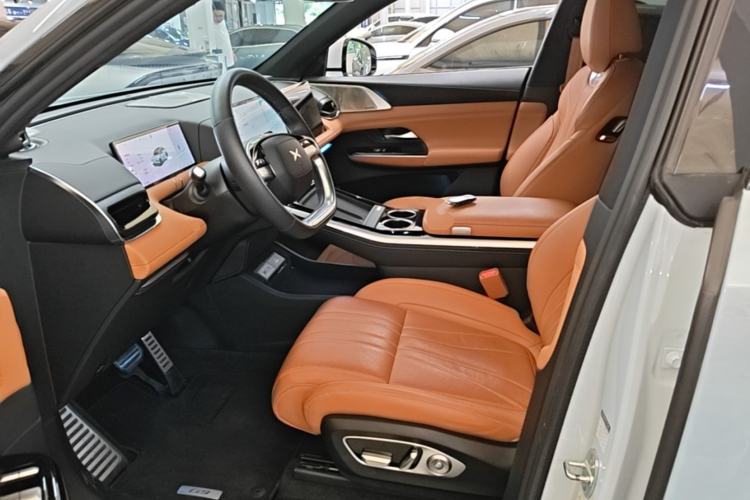 Used XPeng G9 2022 650 Performance Edition Max Left Front Seat