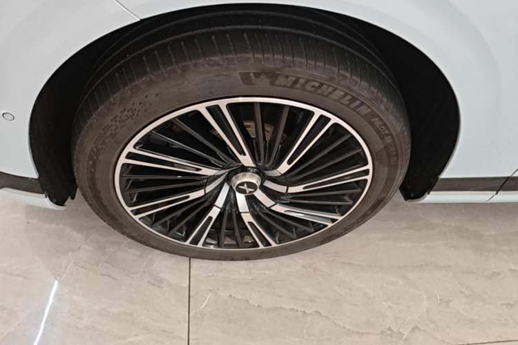 Used XPeng G9 2022 650 Performance Edition Max Left Front Wheel Hub