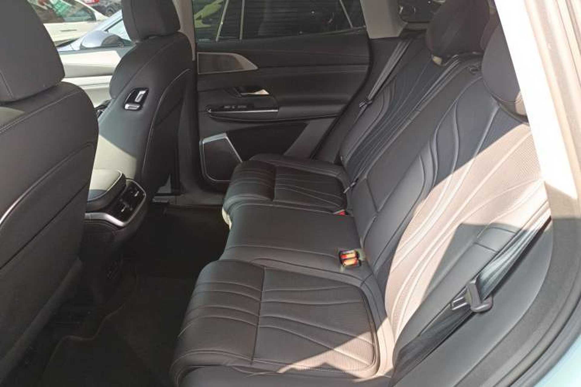 Used XPeng G9 2022 650 Performance Edition Max Left Rear Seat