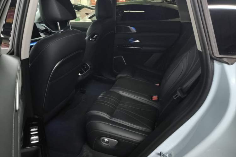 Used XPeng G9 2022 650 Performance Edition Max Left Rear Seat