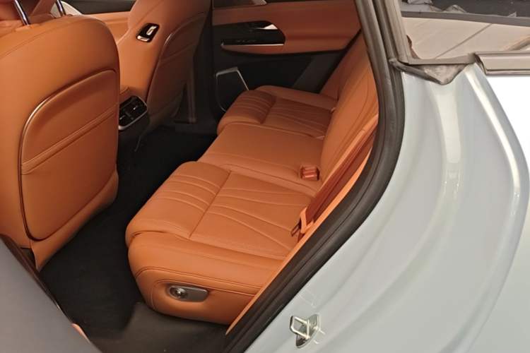 Used XPeng G9 2022 650 Performance Edition Max Left Rear Seat
