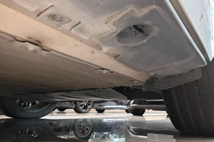 Used XPeng G9 2022 650 Performance Edition Max Left Side Sill