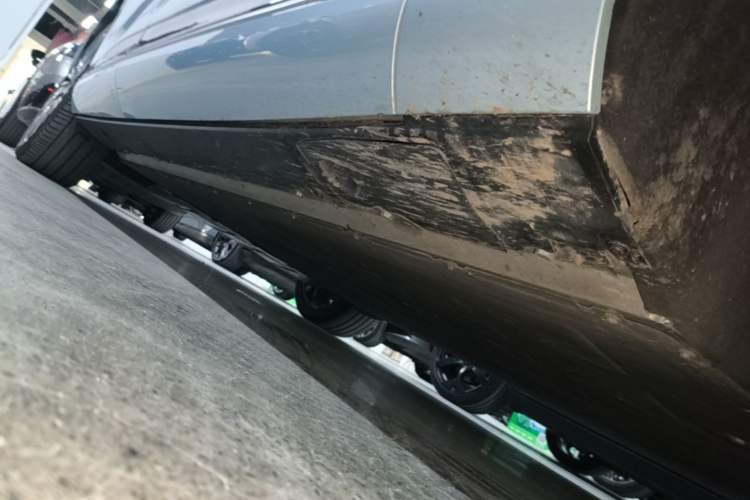 Used XPeng G9 2022 650 Performance Edition Max Right Side Sill