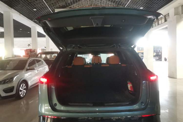 Used XPeng G9 2022 570 Pro Trunk