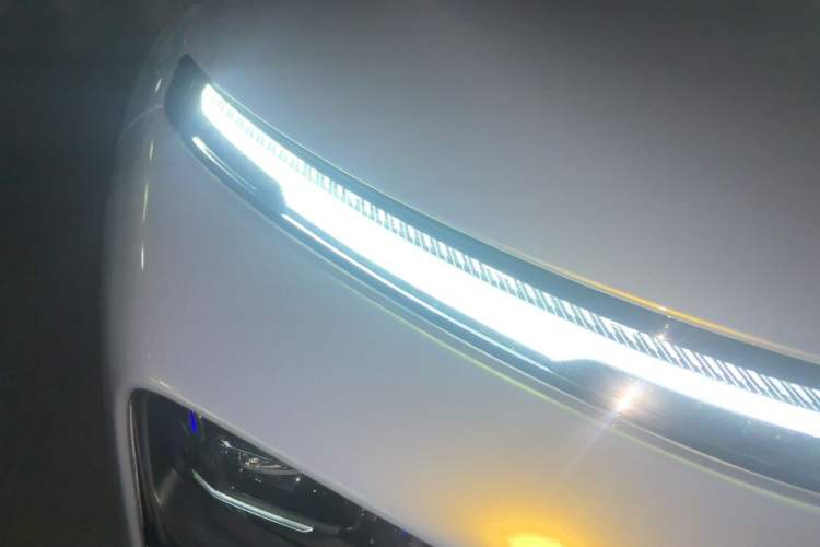 Used XPeng G9 2022 570 Max Right Front Headlight