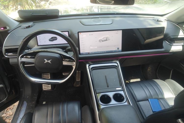 Used XPeng G9 2022 650 Performance Edition Max Center Console
