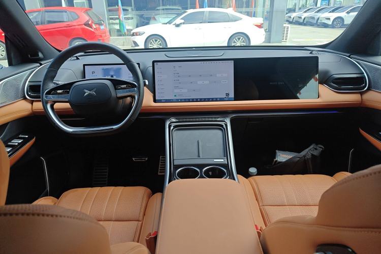 Used XPeng G9 2022 650 Performance Edition Max Center Console