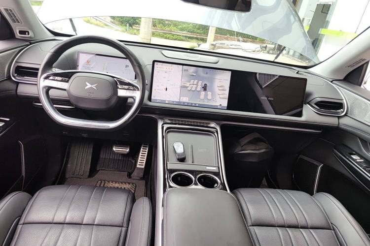 Used XPeng G9 2022 650 Performance Edition Max Center Console