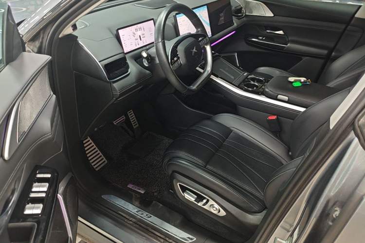 Used XPeng G9 2022 650 Performance Edition Max Driver Seat