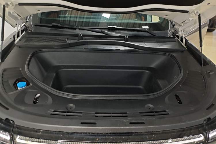 Used XPeng G9 2022 702 Pro Engine Bay