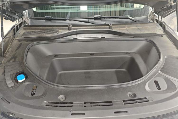 Used XPeng G9 2022 650 Performance Edition Max Engine Bay