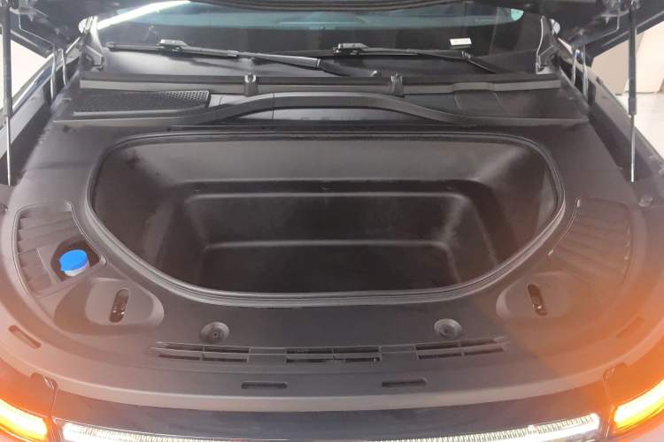 Used XPeng G9 2022 650 Performance Edition Max Engine Bay
