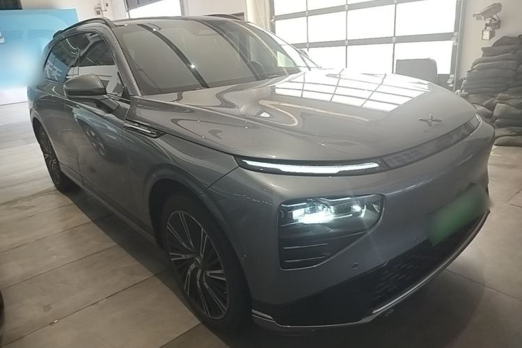 Used XPeng G9 2022 650 Performance Edition Max Front Right 45 Deg