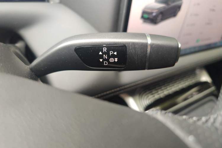 Used XPeng G9 2022 702 Pro Gear Lever
