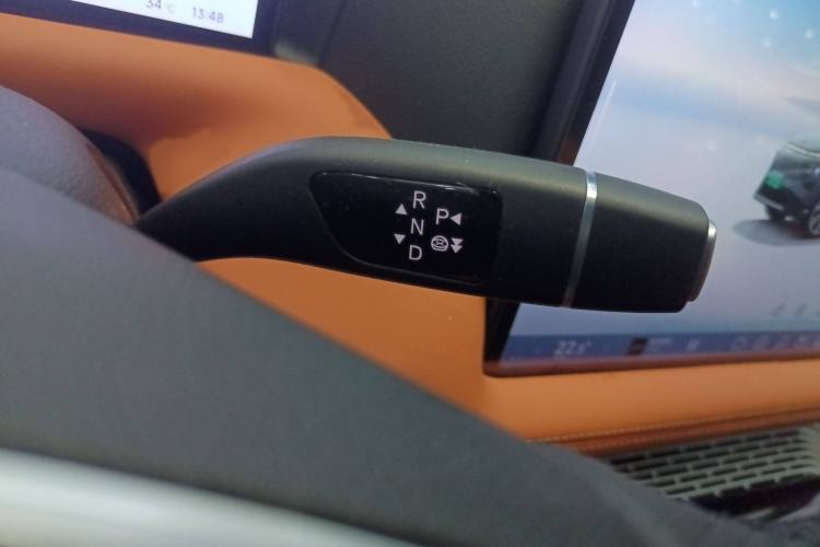 Used XPeng G9 2022 650 Performance Edition Pro Gear Lever