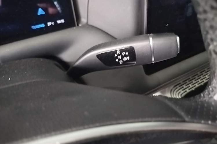 Used XPeng G9 2022 650 Performance Edition Max Gear Lever