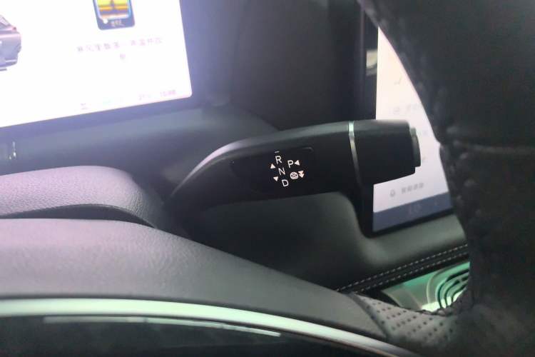 Used XPeng G9 2022 650 Performance Edition Max Gear Lever