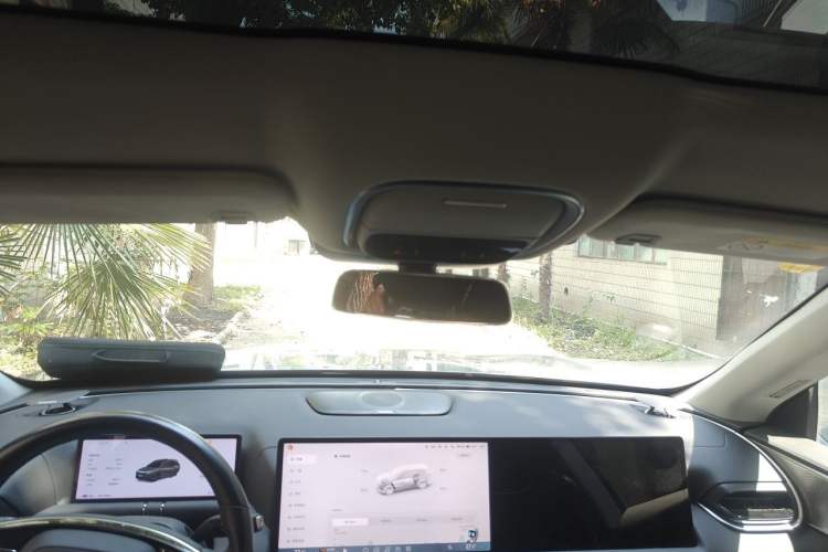 Used XPeng G9 2022 650 Performance Edition Max Headliner