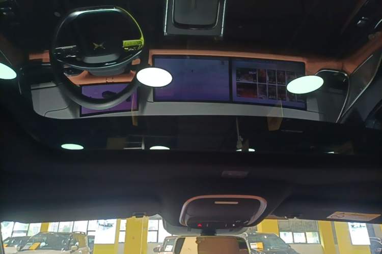 Used XPeng G9 2022 650 Performance Edition Max Headliner
