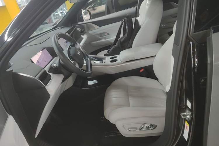 Used XPeng G9 2022 570 Pro Left Front Seat