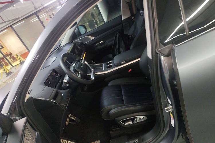 Used XPeng G9 2022 650 Performance Edition Max Left Front Seat